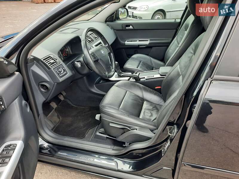 Универсал Volvo V50 2012 в Полтаве