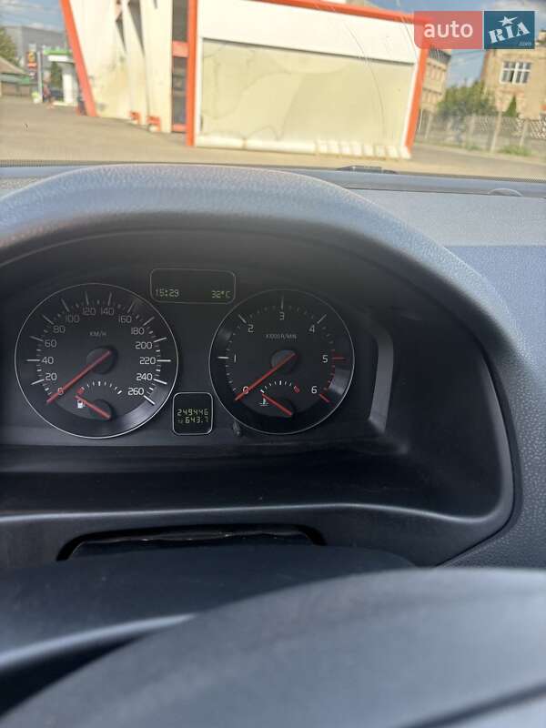 Універсал Volvo V50 2011 в Чернівцях