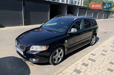 Универсал Volvo V50 2012 в Черновцах
