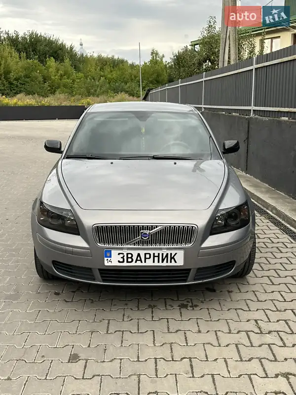 Volvo V50