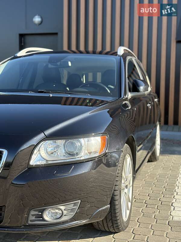 Универсал Volvo V50 2011 в Львове