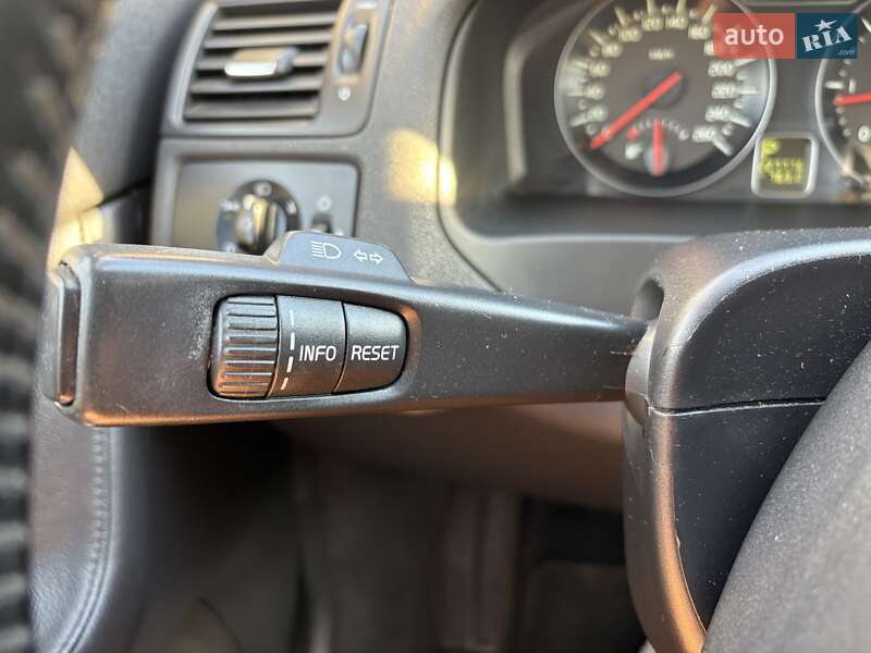 Универсал Volvo V50 2011 в Львове