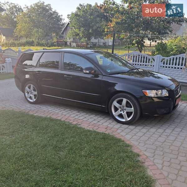Универсал Volvo V50 2010 в 