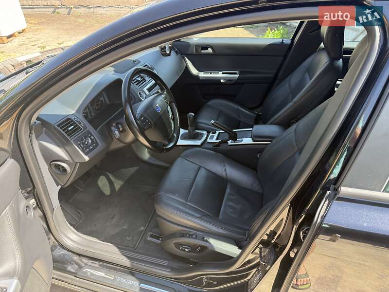 Універсал Volvo V50 2010 в Кривому Розі