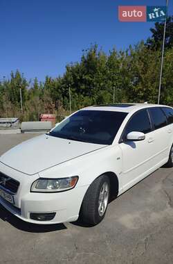 Універсал Volvo V50 2009 в Ізяславі