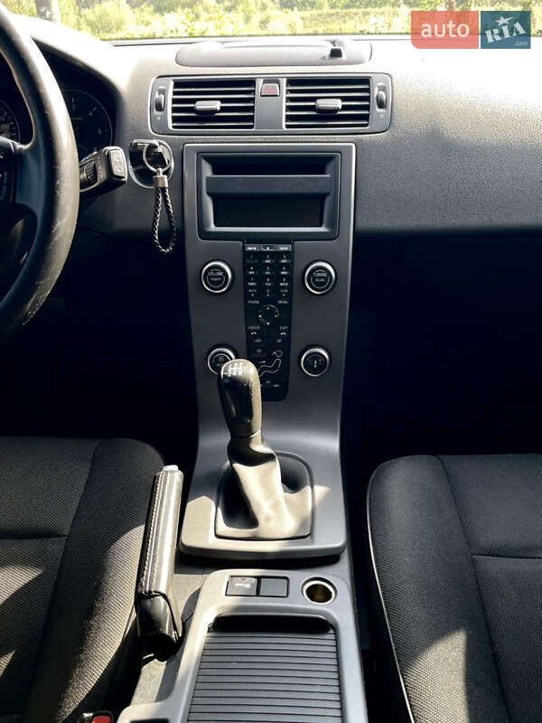 Універсал Volvo V50 2009 в Тячеві