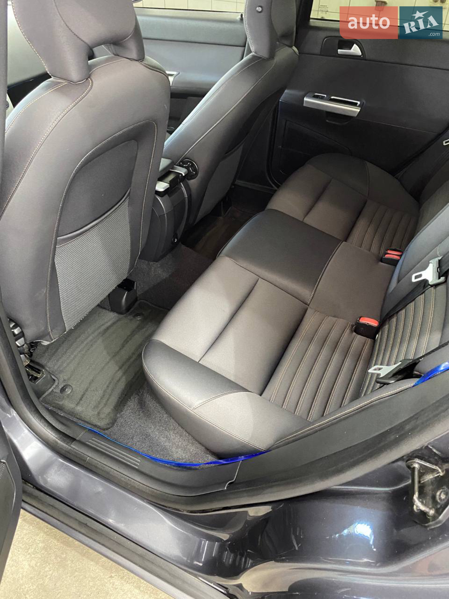 2011 Volvo V50 - мініатюра 6