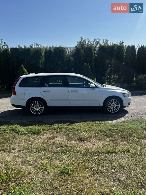 Універсал Volvo V50 2010 в Києві