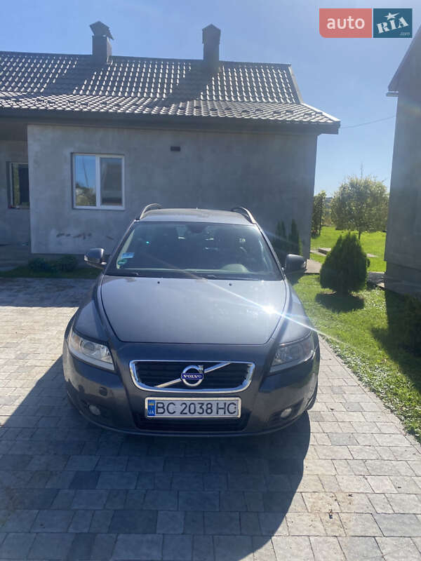 Volvo V50 2011
