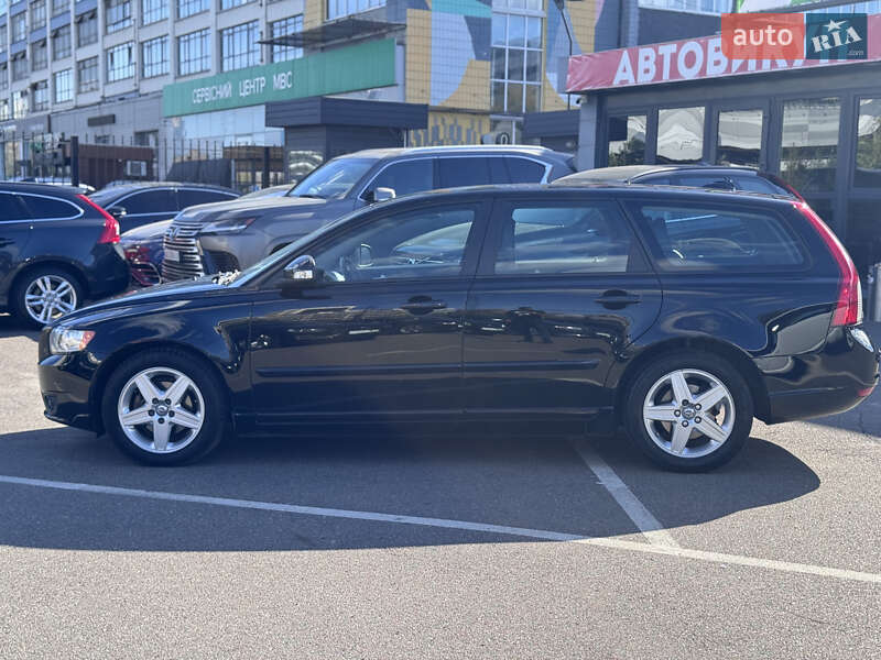 Универсал Volvo V50 2012 в Киеве