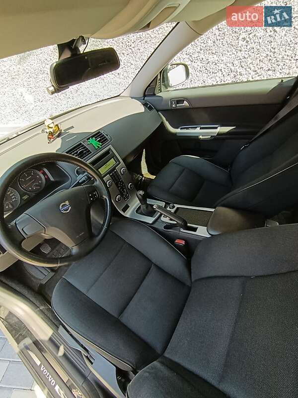 Универсал Volvo V50 2009 в Львове