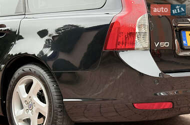 Универсал Volvo V50 2012 в 