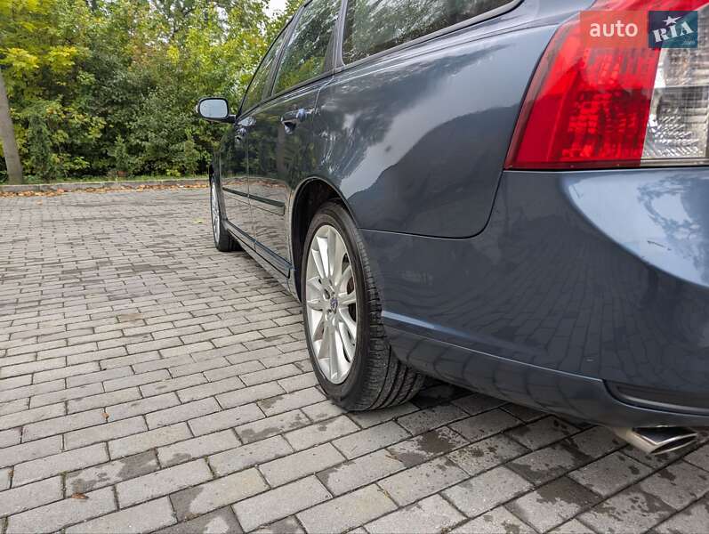 Универсал Volvo V50 2010 в Тернополе