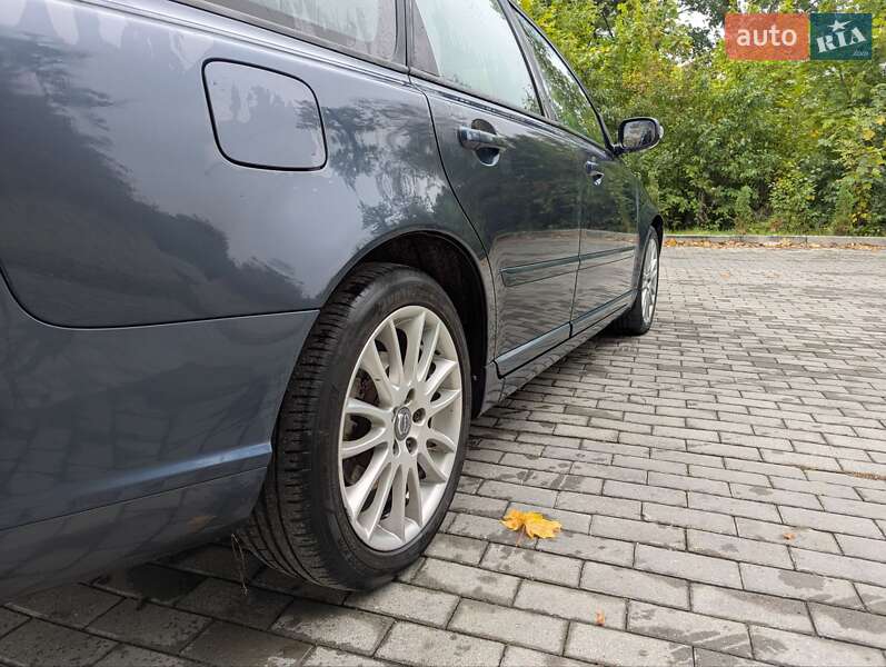 Универсал Volvo V50 2010 в Тернополе