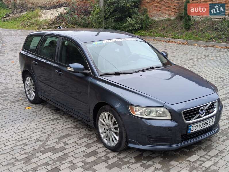 Универсал Volvo V50 2010 в Тернополе
