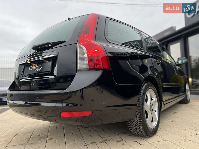 Универсал Volvo V50 2011 в Львове