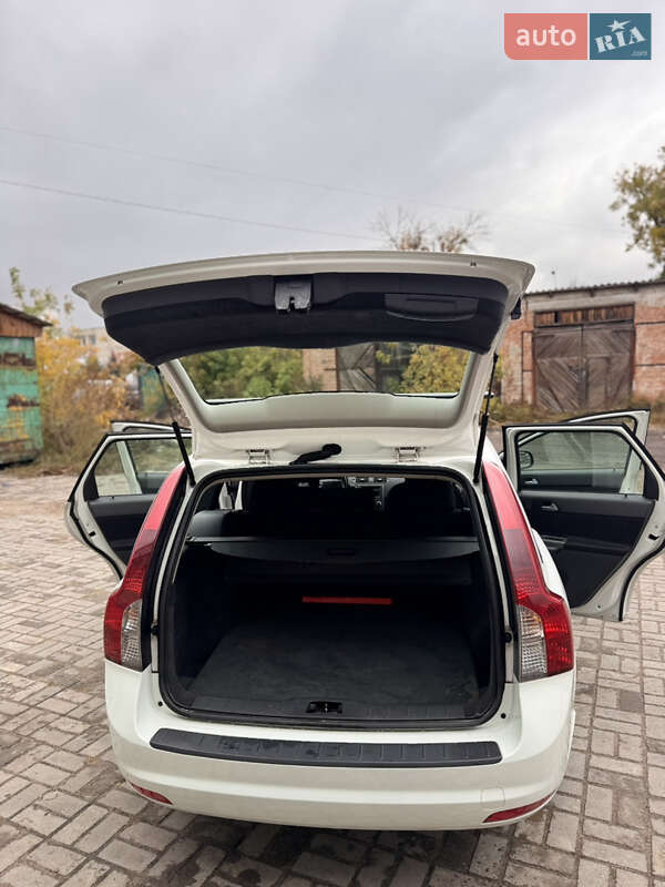 Универсал Volvo V50 2012 в Сумах фото 10 Универсал Volvo V50 2012 в Сумах