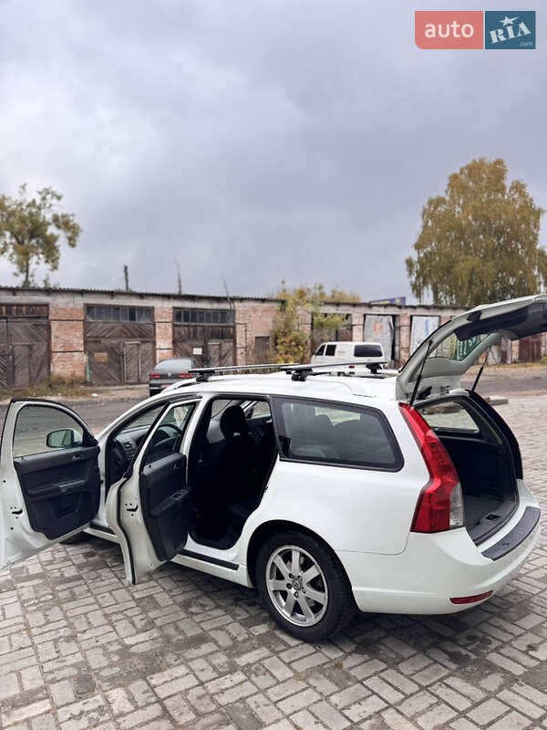 Универсал Volvo V50 2012 в Сумах фото 40 Универсал Volvo V50 2012 в Сумах