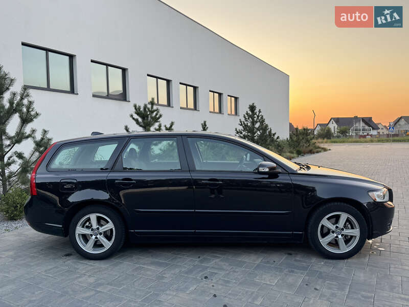 Универсал Volvo V50 2010 в Луцке фото 4 Универсал Volvo V50 2010 в Луцке