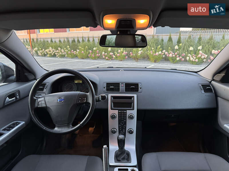 Универсал Volvo V50 2010 в Луцке фото 10 Универсал Volvo V50 2010 в Луцке