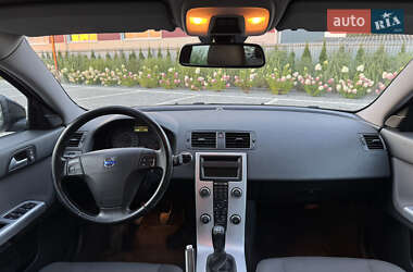 Універсал Volvo V50 2010 в  фото 10 Універсал Volvo V50 2010 в