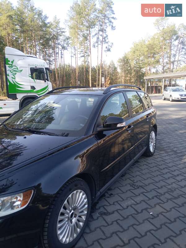 Універсал Volvo V50 2010 в Маневичах