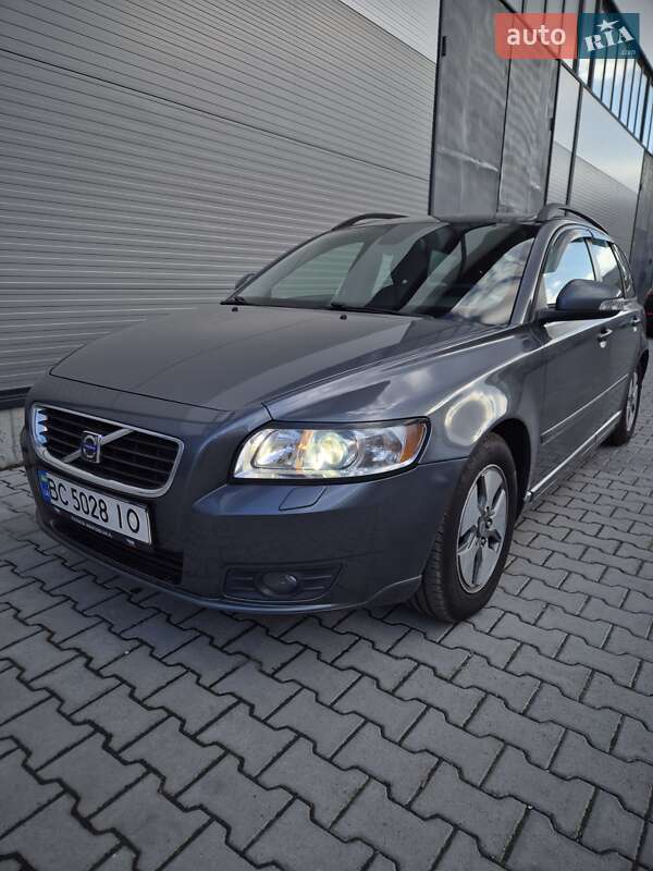 Универсал Volvo V50 2010 в Львове