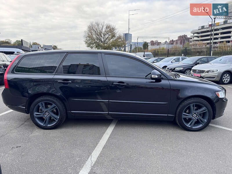 Универсал Volvo V50 2012 в Киеве