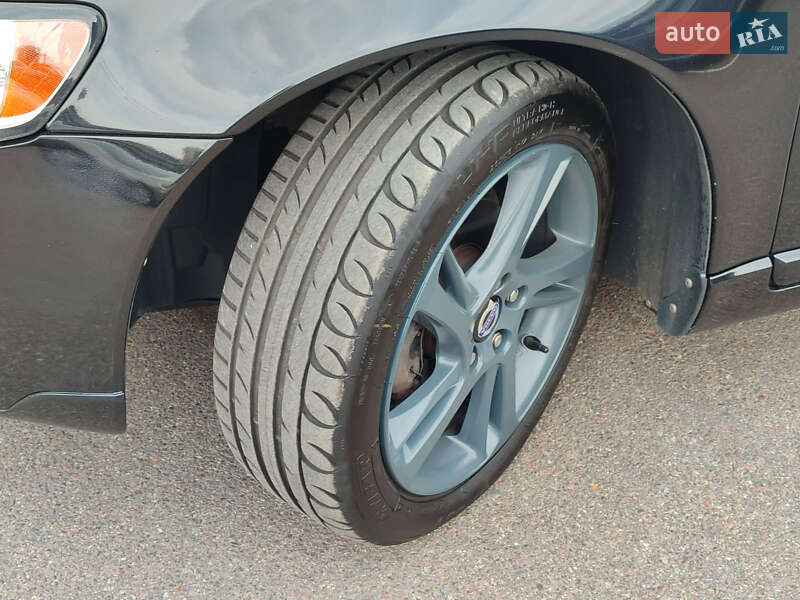 Универсал Volvo V50 2012 в Киеве