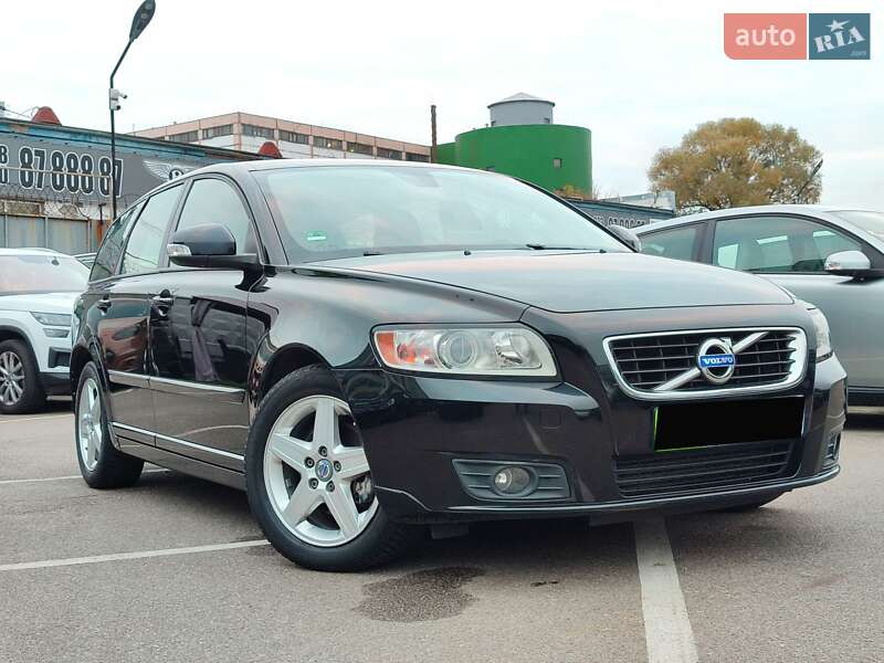 Универсал Volvo V50 2012 в Киеве
