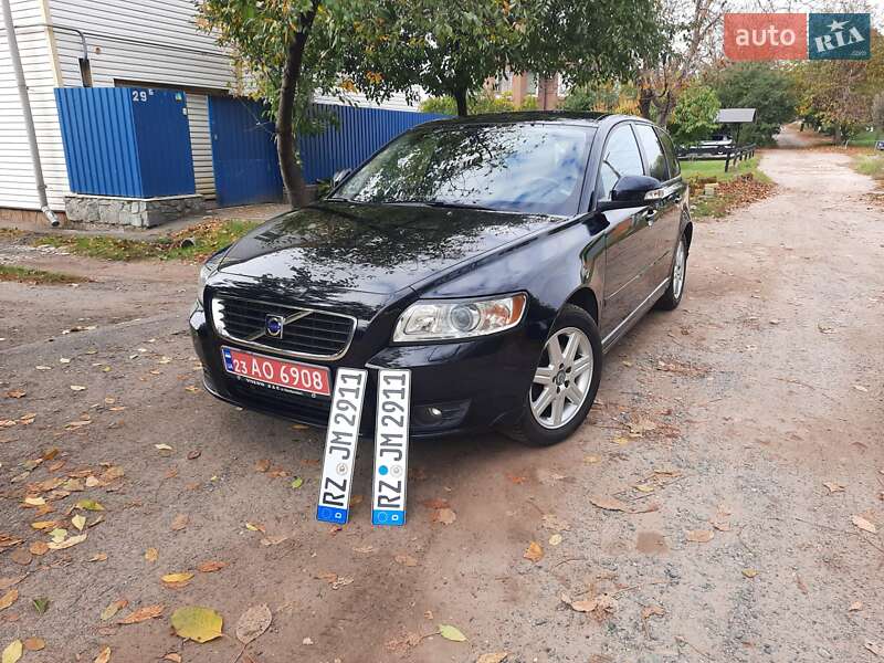 Універсал Volvo V50 2010 в Полтаві
