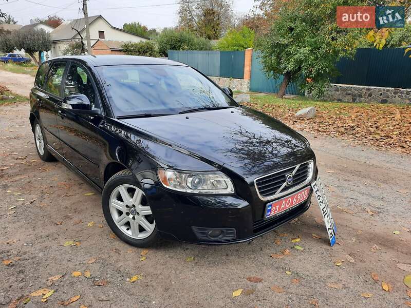Універсал Volvo V50 2010 в Полтаві