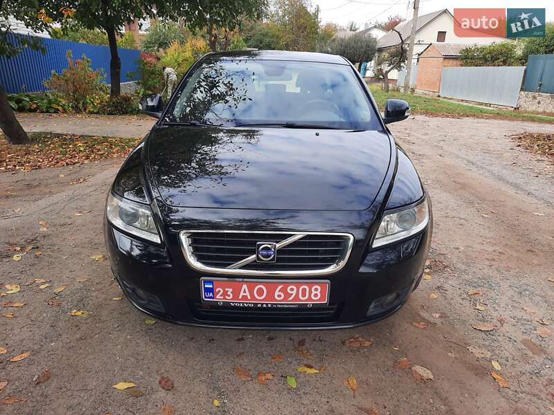 Універсал Volvo V50 2010 в Полтаві