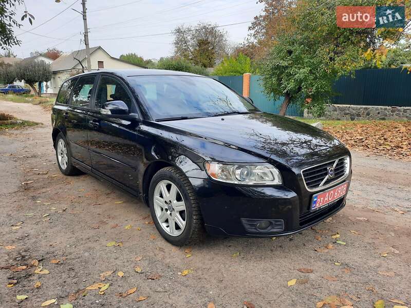 Універсал Volvo V50 2010 в Полтаві