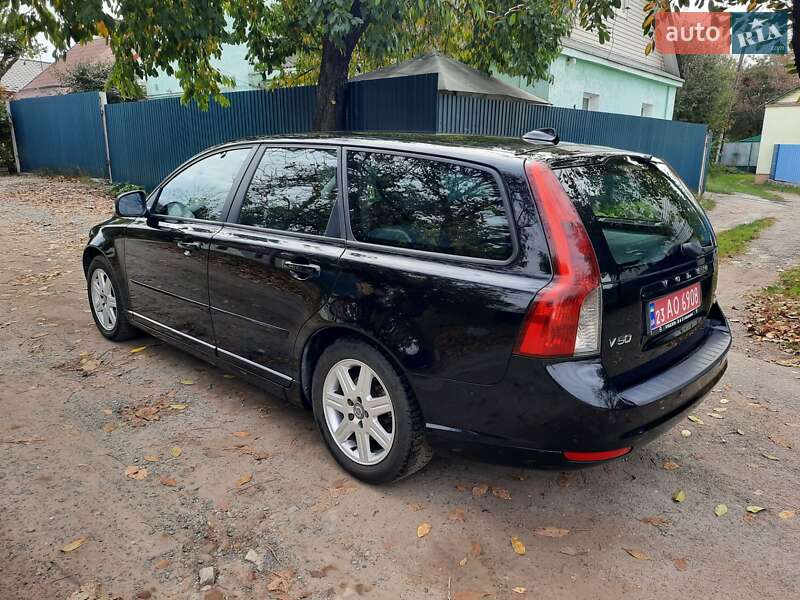 Універсал Volvo V50 2010 в Полтаві