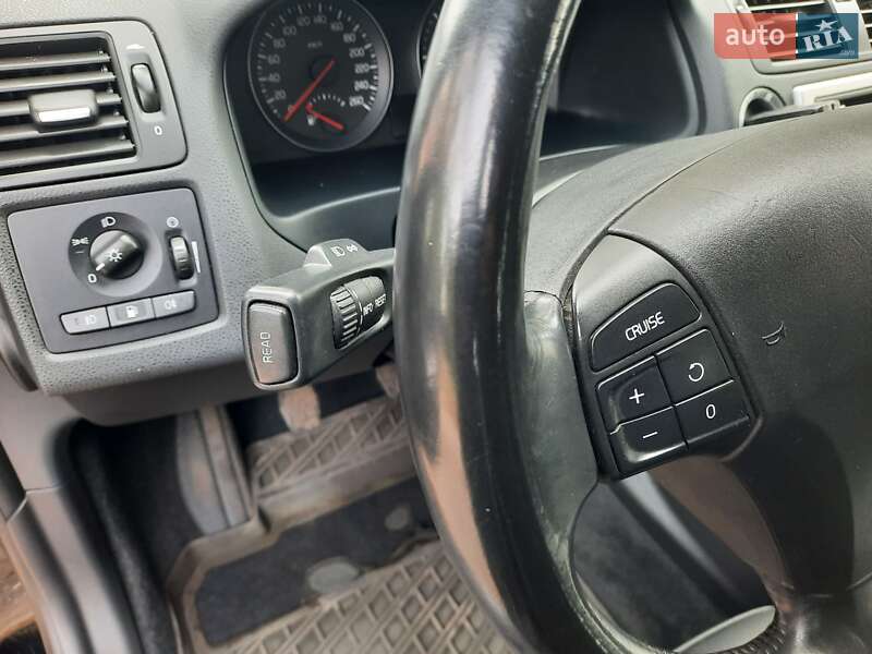 Універсал Volvo V50 2010 в Полтаві