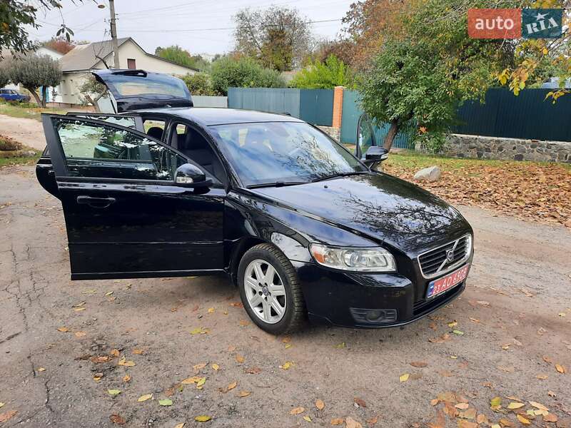 Універсал Volvo V50 2010 в Полтаві