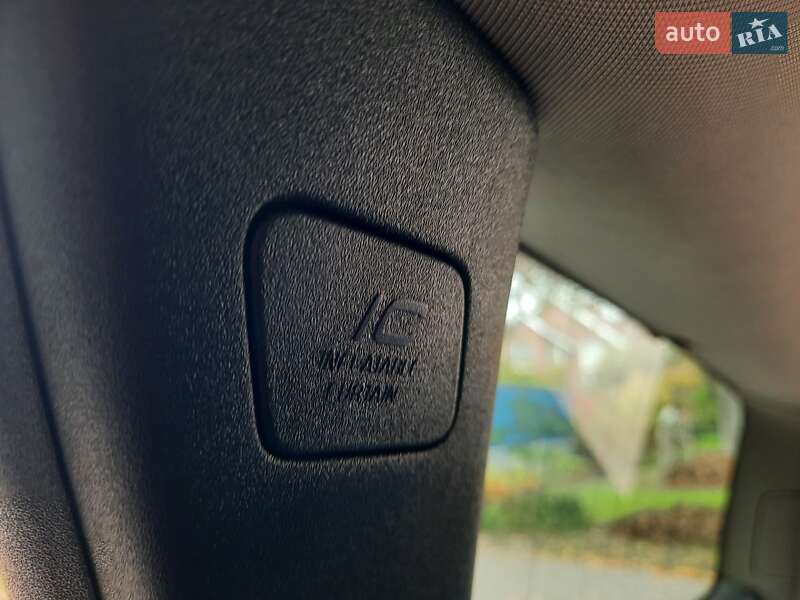 Універсал Volvo V50 2010 в Полтаві