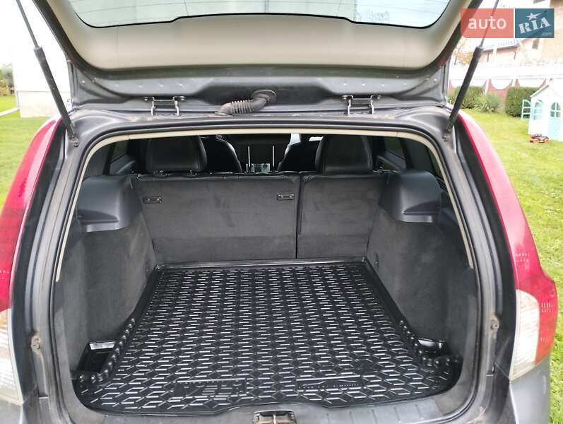 Універсал Volvo V50 2010 в Коломиї