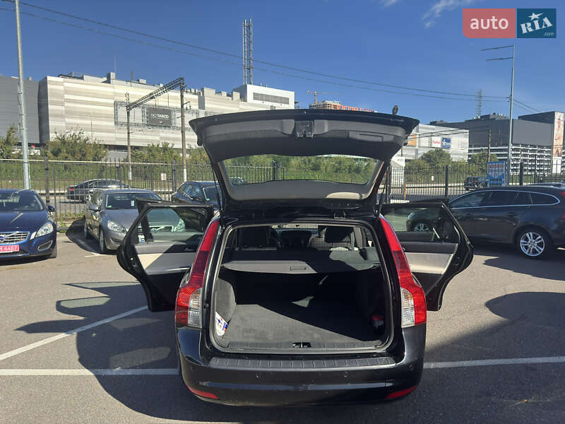 Универсал Volvo V50 2010 в Киеве фото 16 Универсал Volvo V50 2010 в Киеве