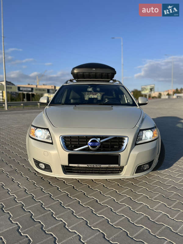 Универсал Volvo V50 2012 в 