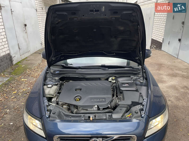 Універсал Volvo V50 2012 в Житомирі