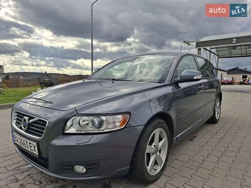 Volvo V50 2011