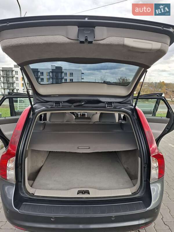 Универсал Volvo V50 2011 в Львове фото 18 Универсал Volvo V50 2011 в Львове