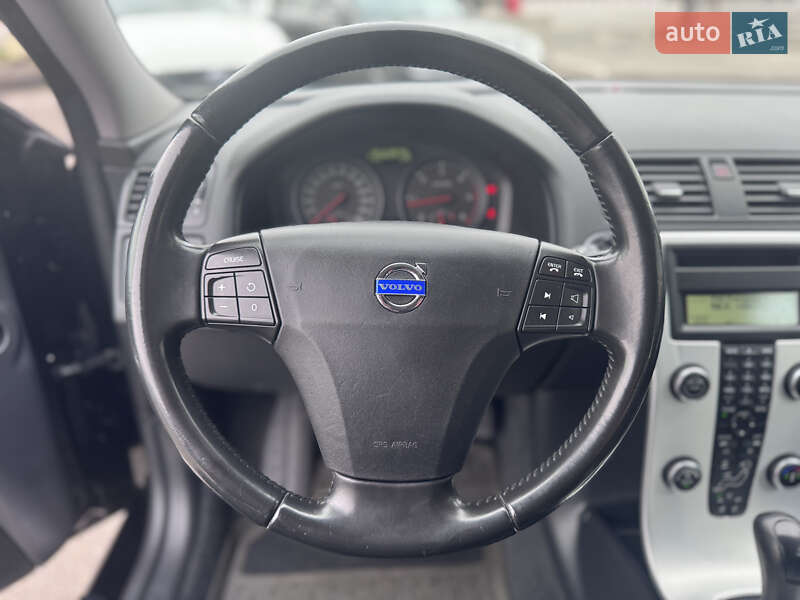Универсал Volvo V50 2012 в Киеве фото 35 Универсал Volvo V50 2012 в Киеве