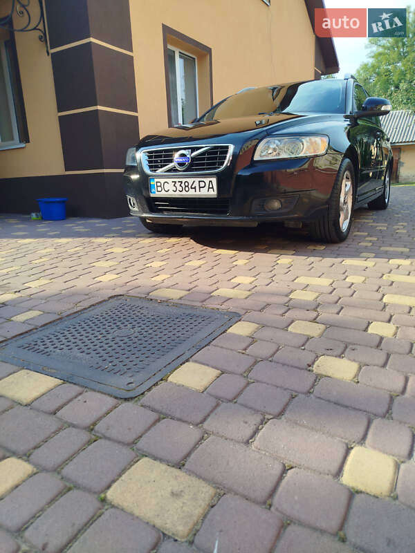 Универсал Volvo V50 2010 в Львове