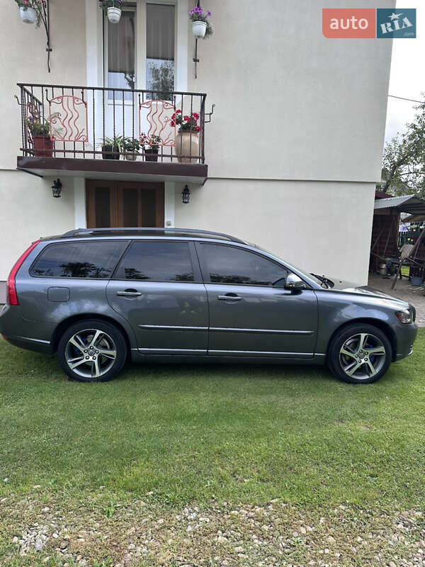 Универсал Volvo V50 2010 в Львове