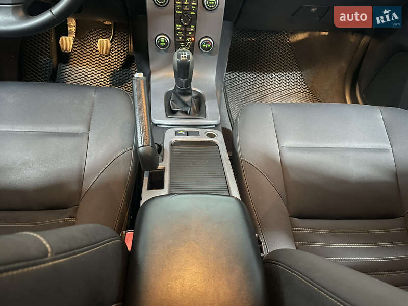 Универсал Volvo V50 2010 в Стрые фото 48 Универсал Volvo V50 2010 в Стрые