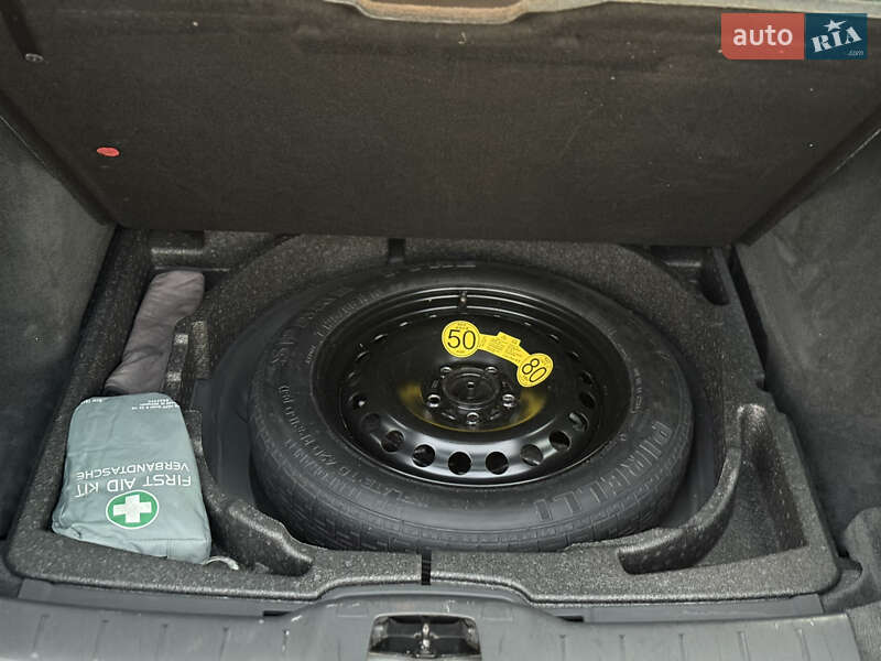 Универсал Volvo V50 2009 в Стрые фото 128 Универсал Volvo V50 2009 в Стрые