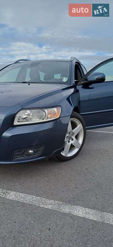 Універсал Volvo V50 2010 в Львові